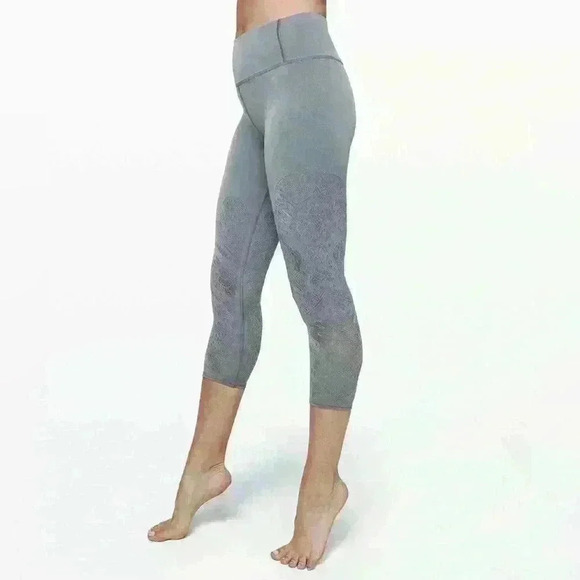 Lululemon Reveal Crop *Zen Expression~ Solar Grey ~ size 8 - Picture 2 of 16